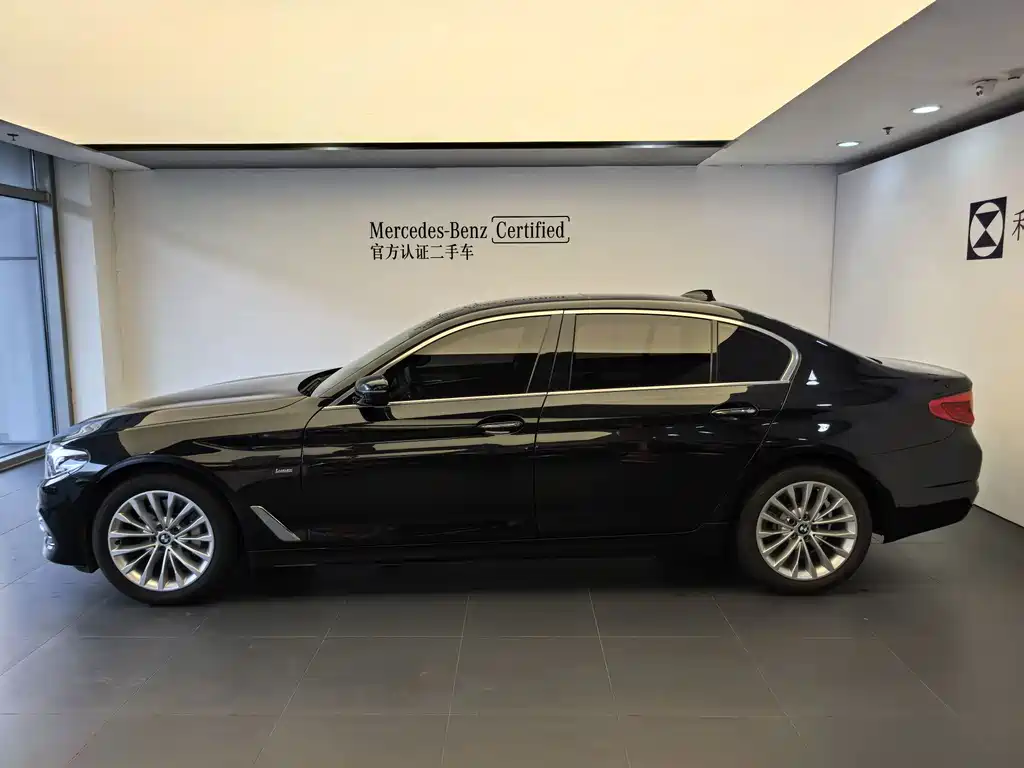 BMW 5 Series — фото 4