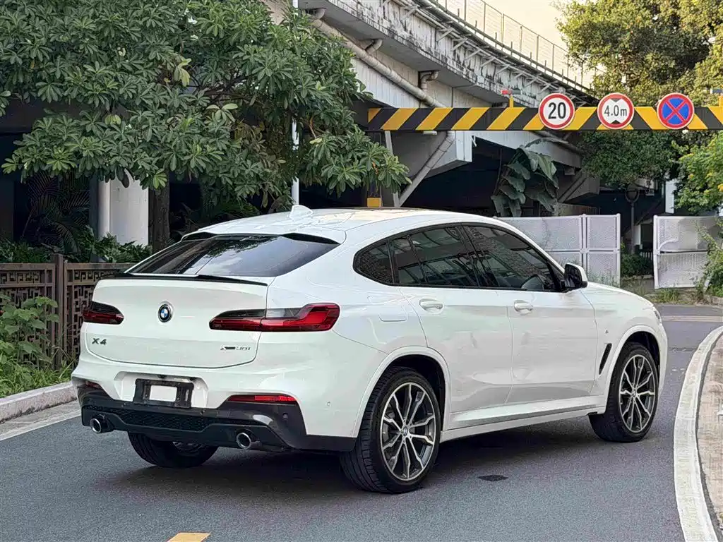 BMW X4 — фото 11