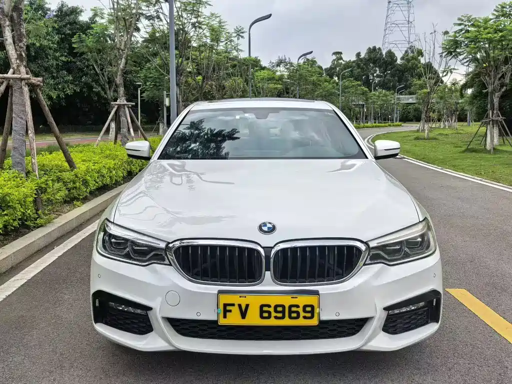 BMW 5 Series — фото 2