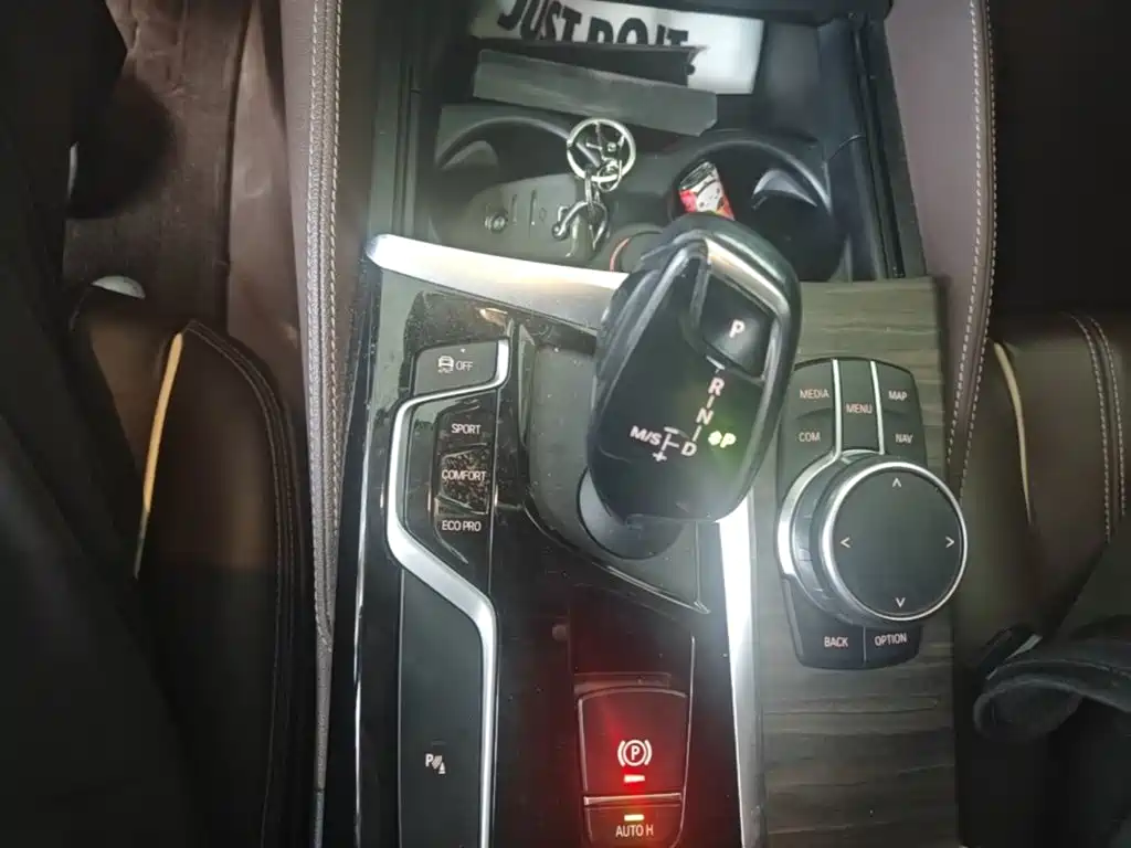 BMW 5 Series — фото 14