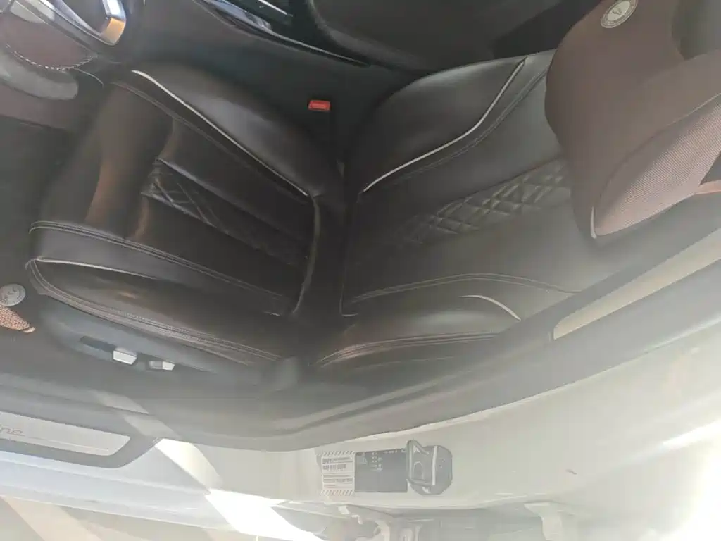 BMW 5 Series — фото 15