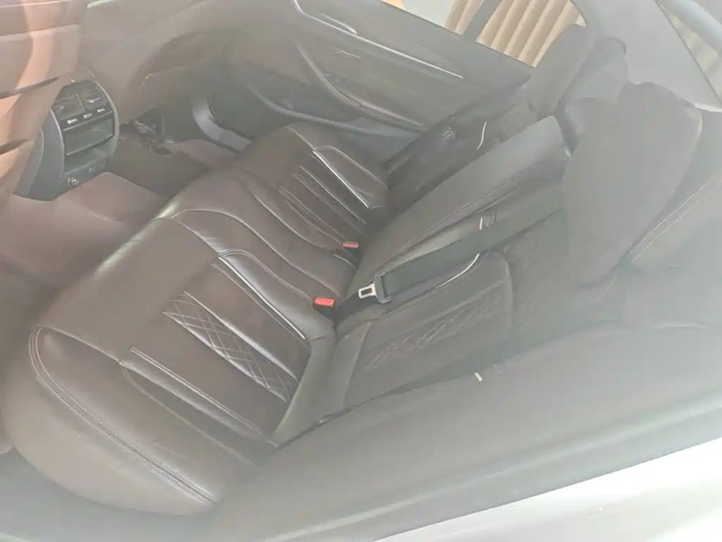 BMW 5 Series — фото 17
