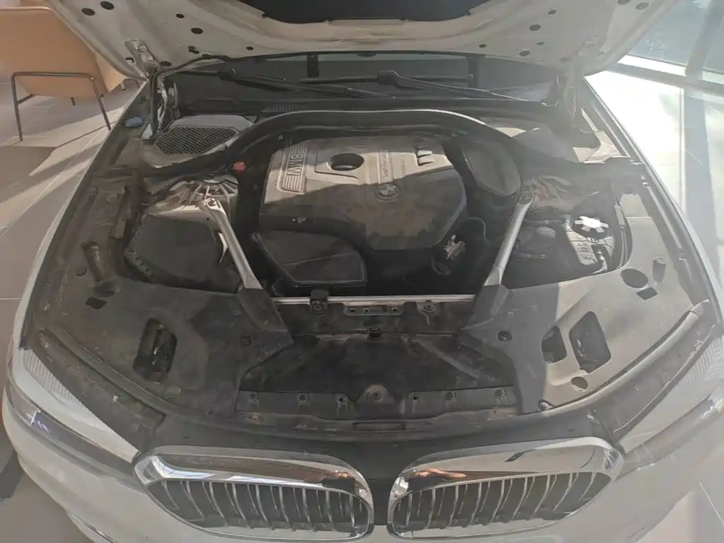 BMW 5 Series — фото 20