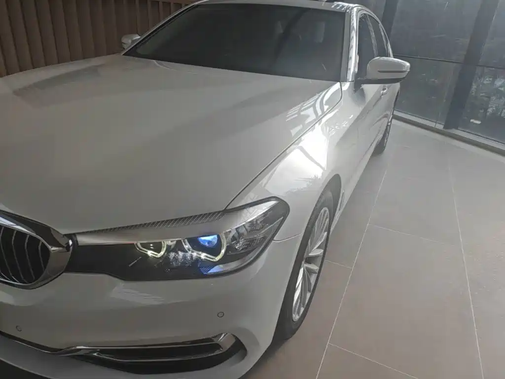 BMW 5 Series — фото 24
