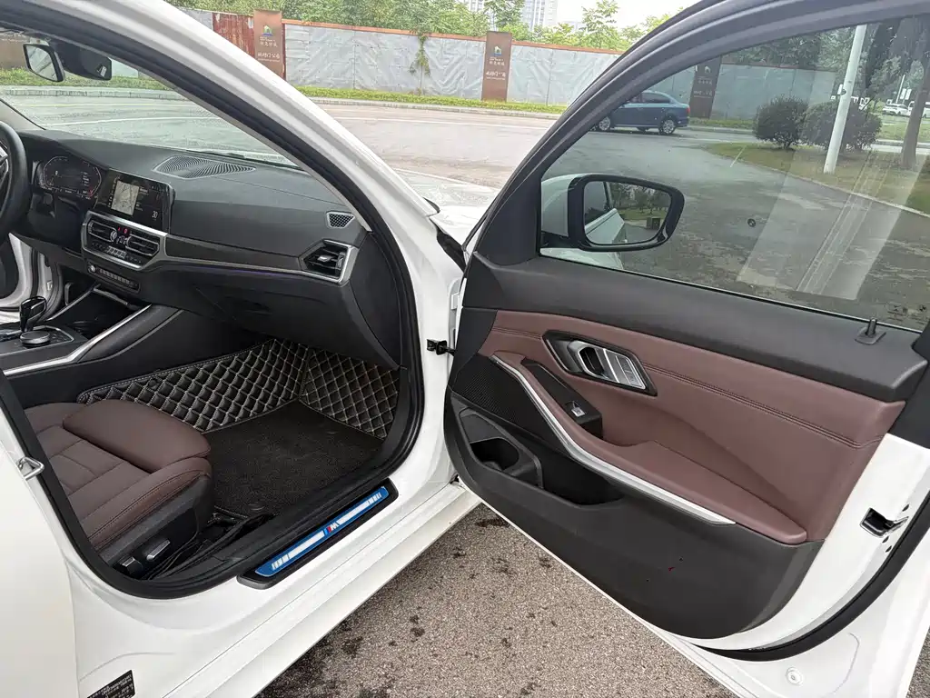 BMW 3 Series — фото 14