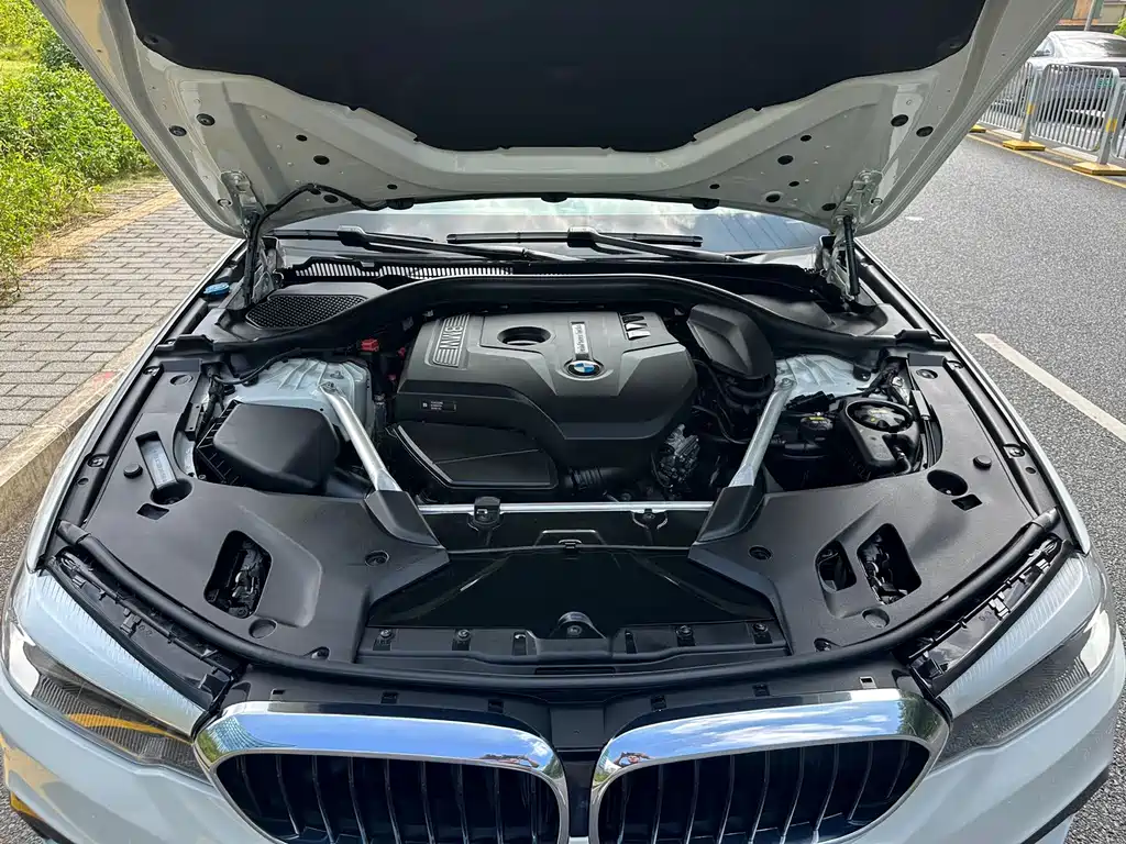 BMW 5 Series (Import) — фото 16