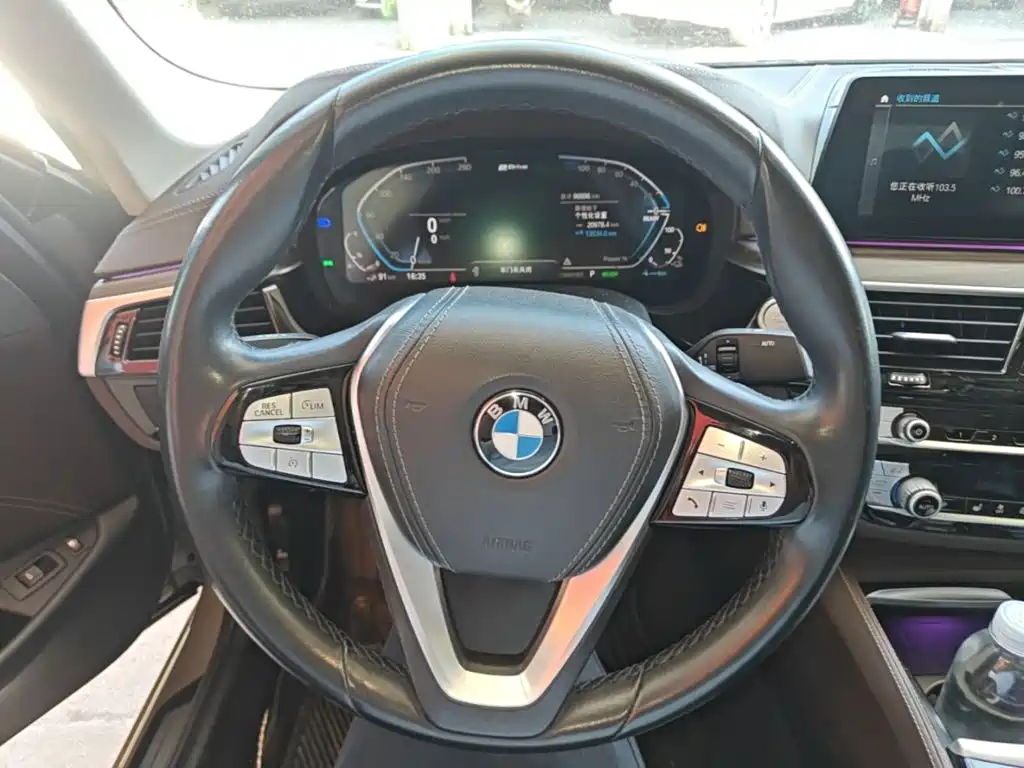 BMW 5 Series New Energy — фото 7