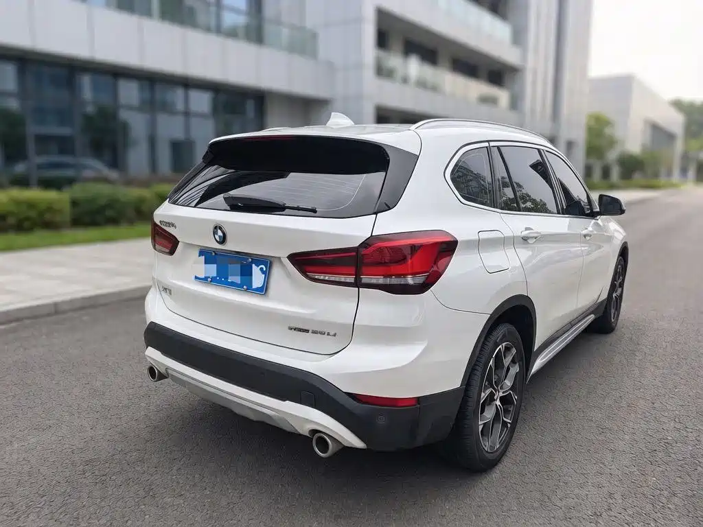 BMW X1 — фото 5
