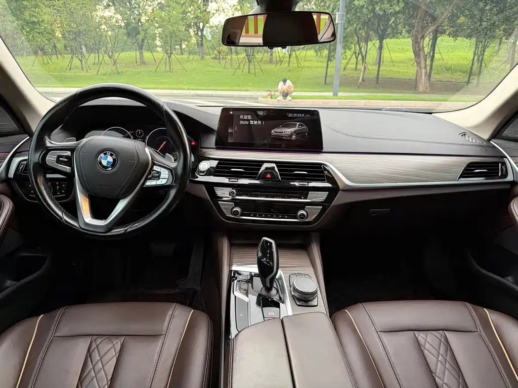 BMW 5 Series — фото 4