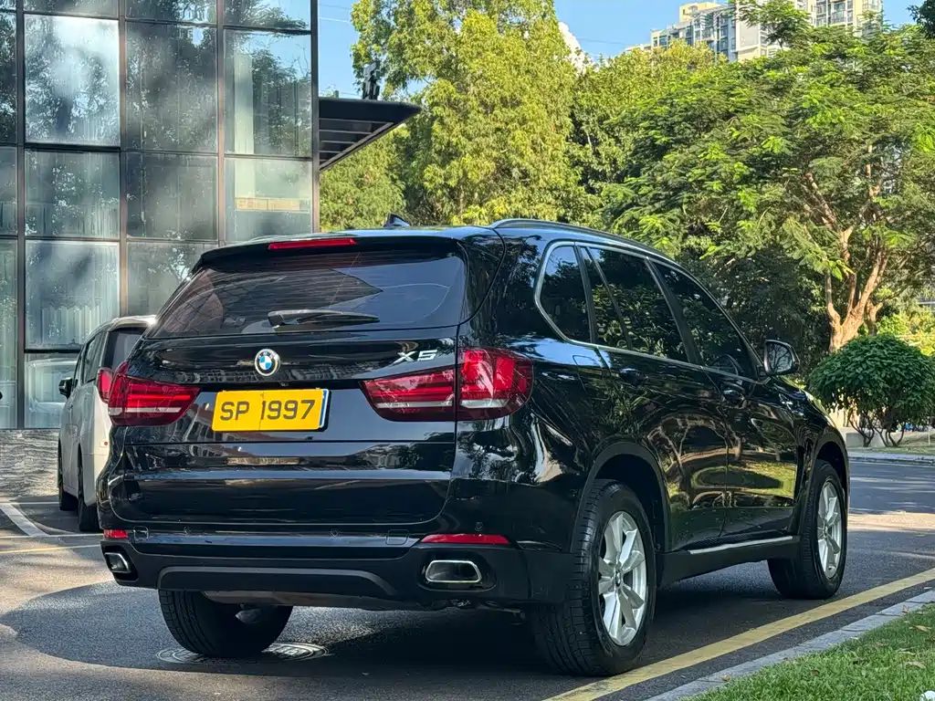 BMW X5 (Import) — фото 5