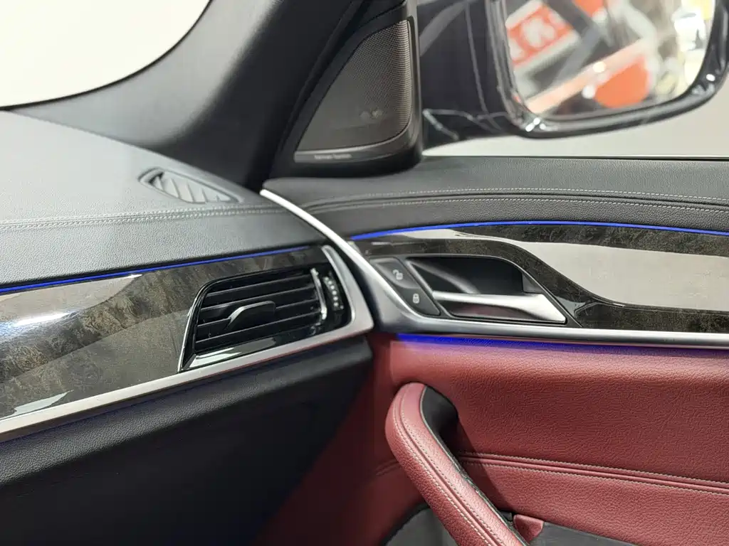 BMW 5 Series — фото 13