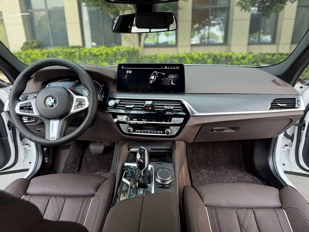 BMW 5 Series — фото 5