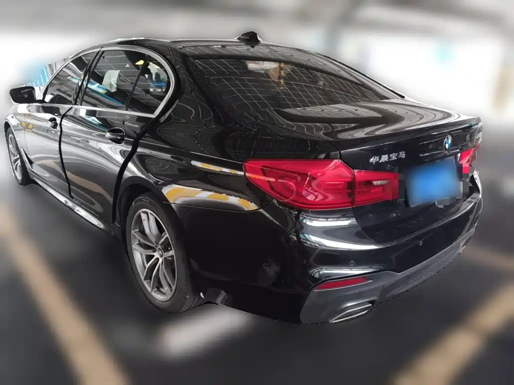 BMW 5 Series — фото 25