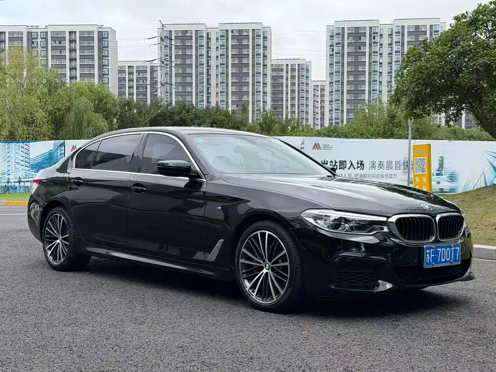 BMW 5 Series — фото 3