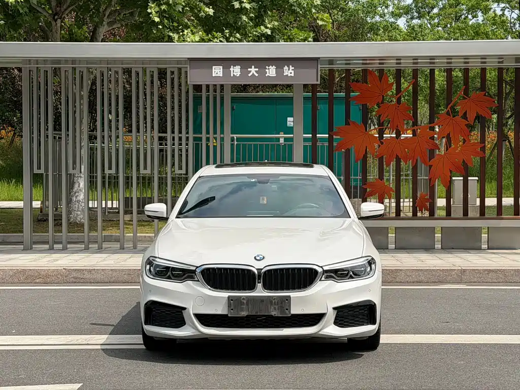 BMW 5 Series — фото 2