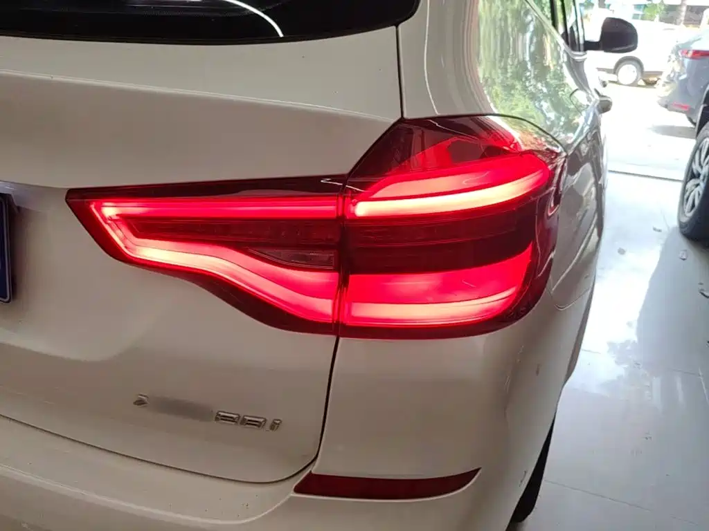BMW X3 — фото 8