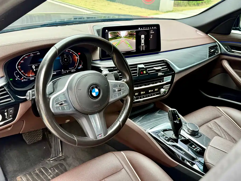 BMW 5 Series — фото 15