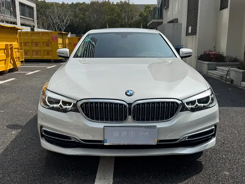 BMW 5 Series — фото 2