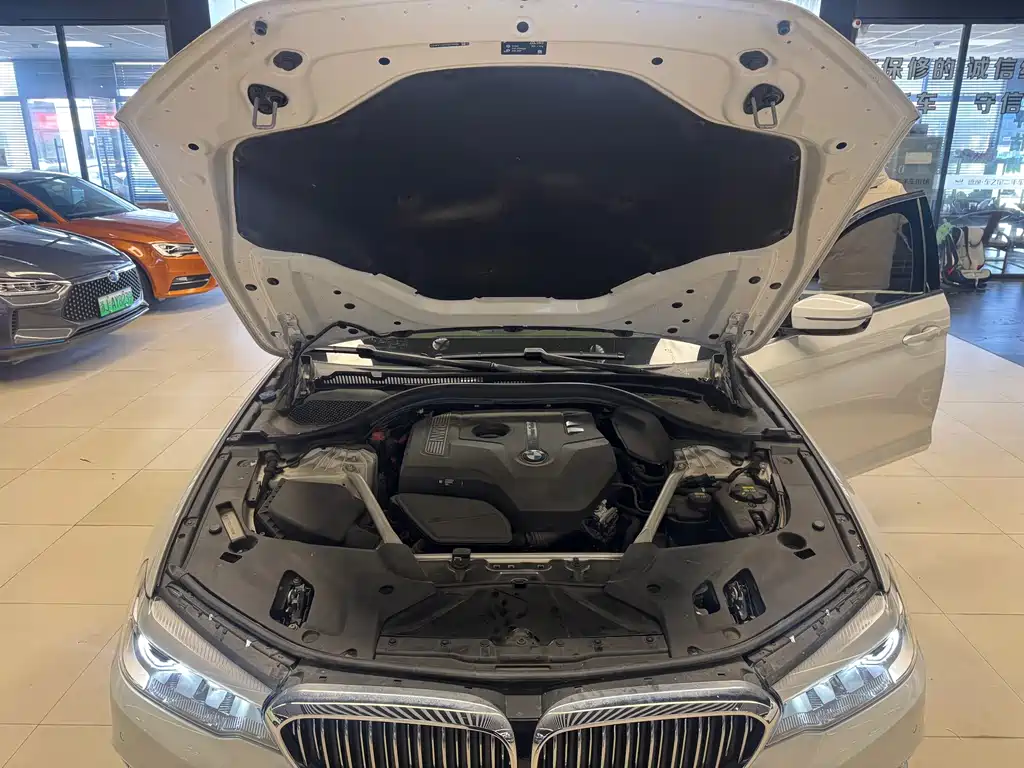 BMW 5 Series — фото 22