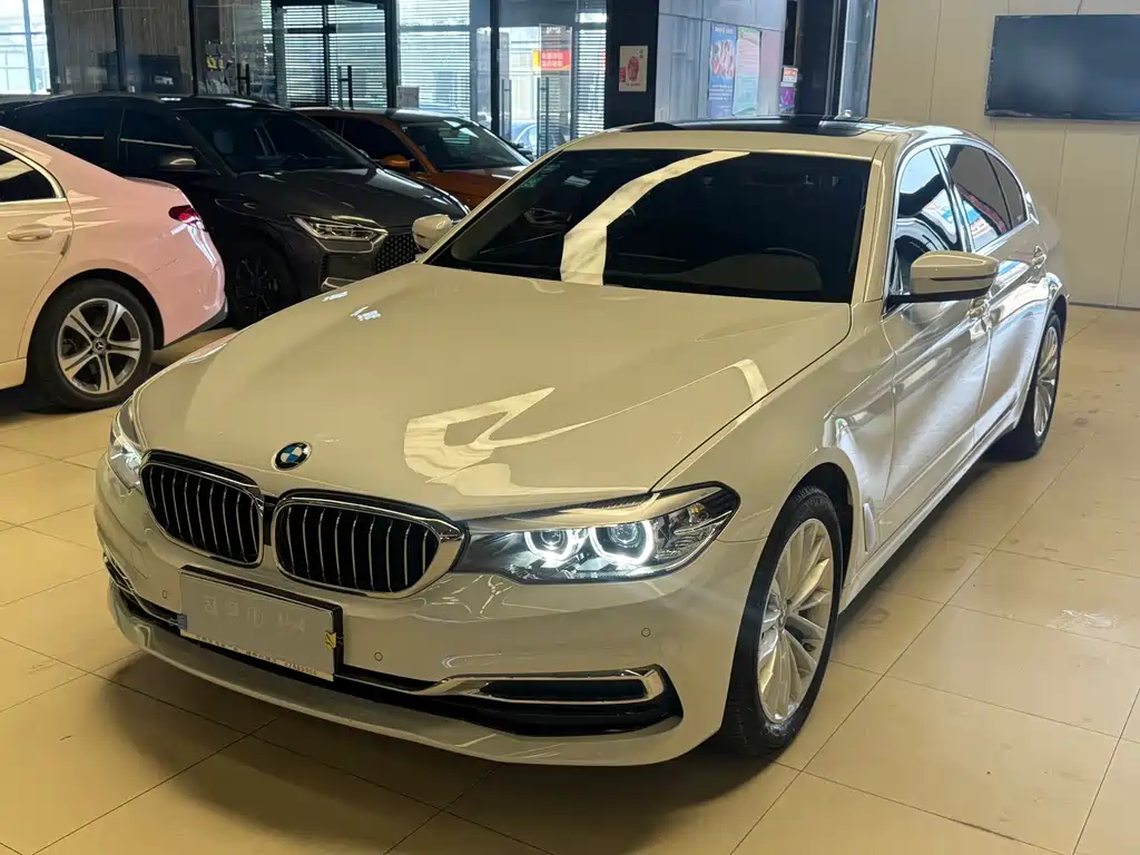 BMW 5 Series — фото 10
