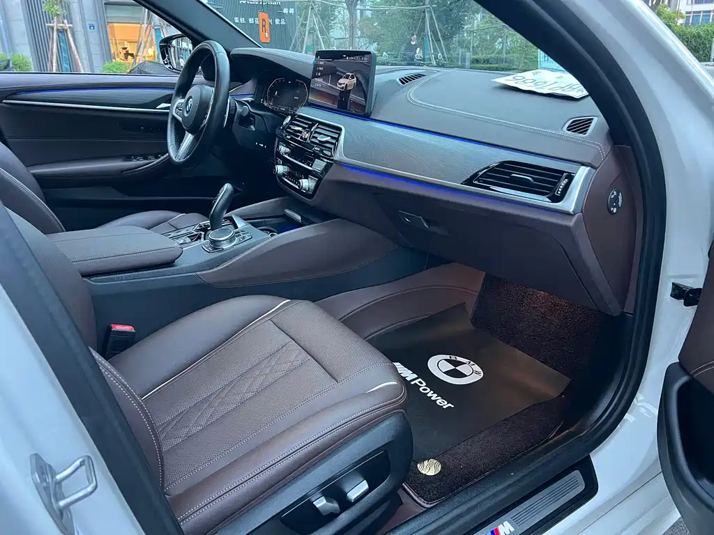 BMW 5 Series — фото 10
