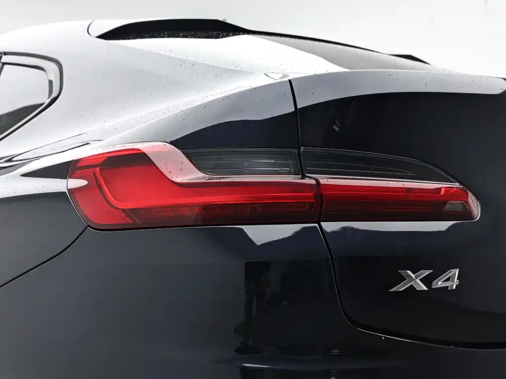 BMW X4 — фото 7
