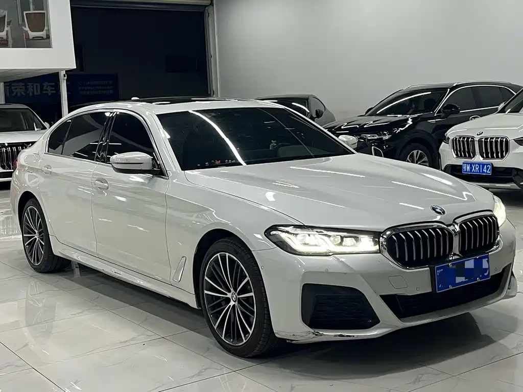 BMW 5 Series — фото 2
