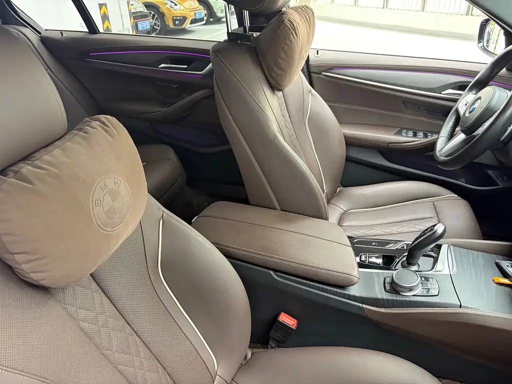 BMW 5 Series — фото 10