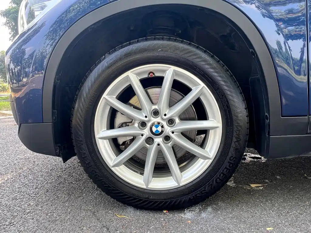 BMW X1 — фото 9