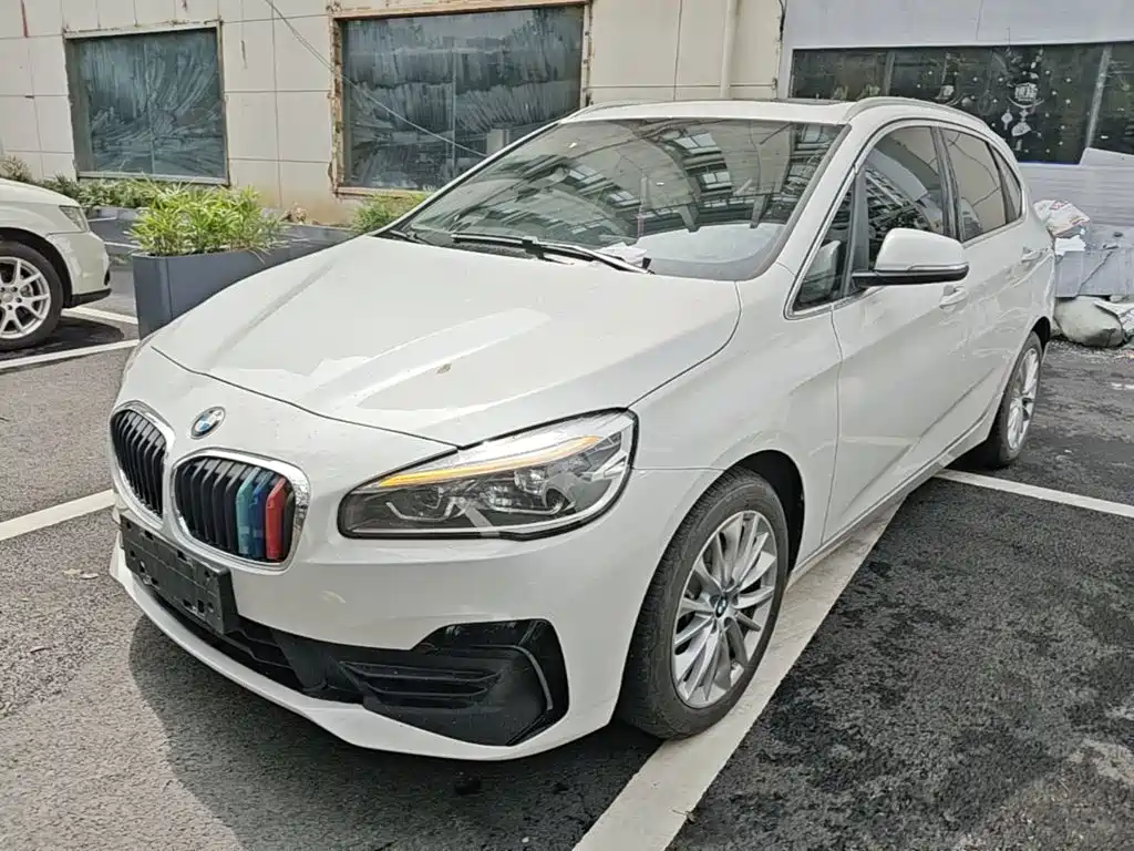 BMW 2 Series Active Tourer — фото 2