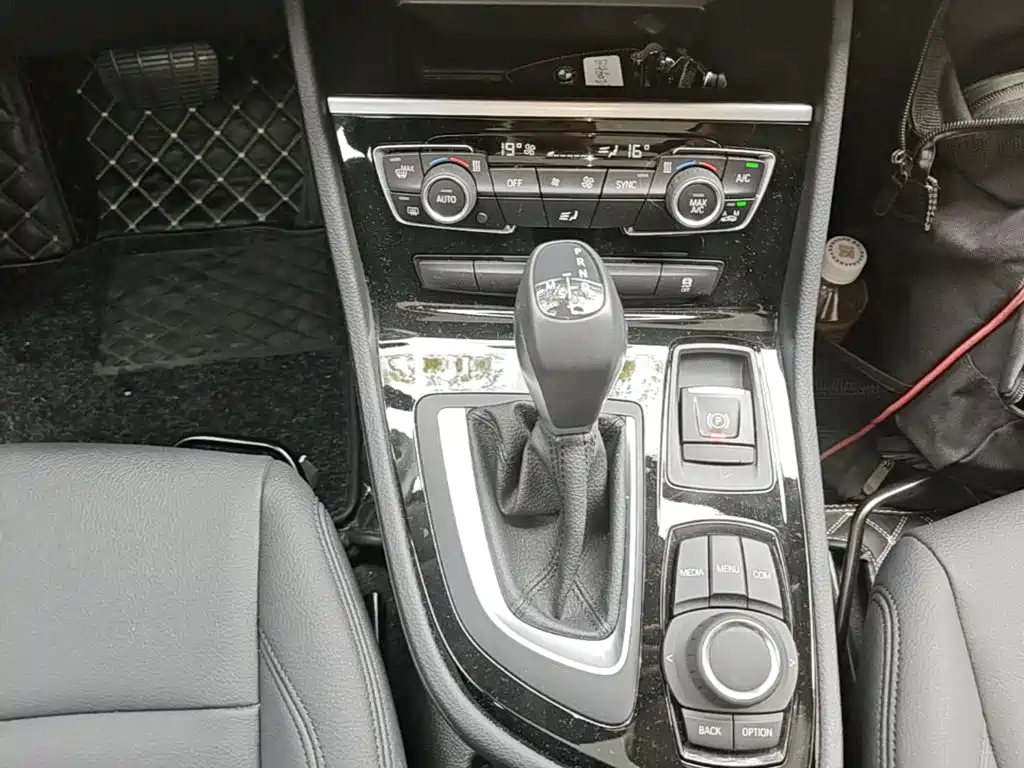 BMW 2 Series Active Tourer — фото 14