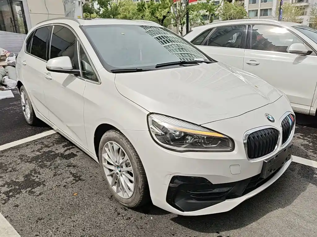 BMW 2 Series Active Tourer — фото 4