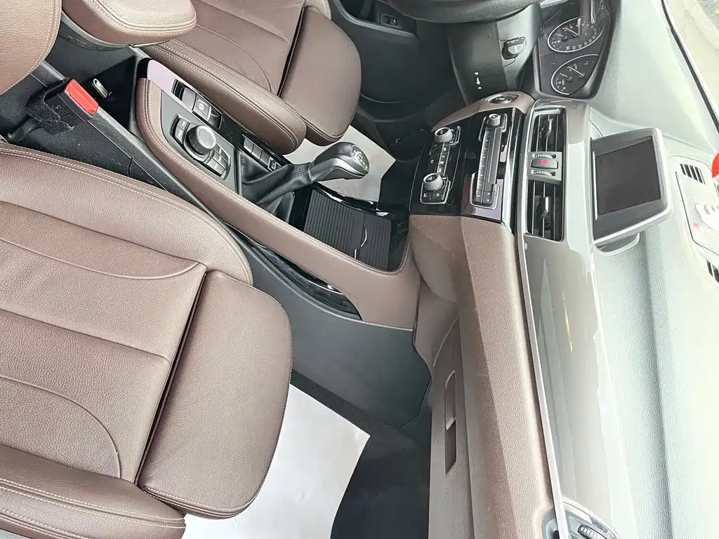 BMW X1 — фото 14