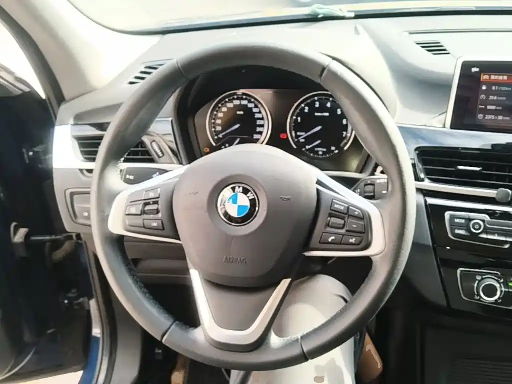 BMW X1 — фото 11