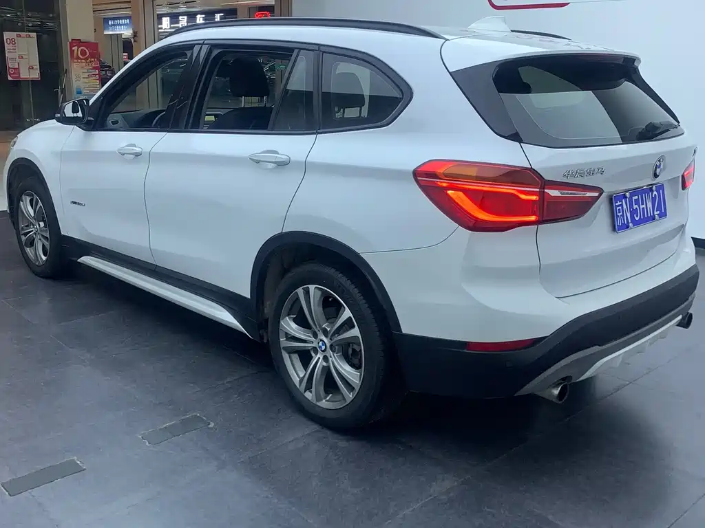 BMW X1 — фото 15