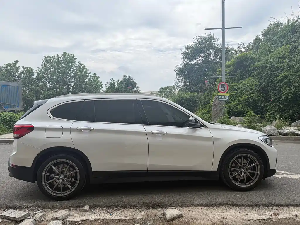 BMW X1 — фото 10