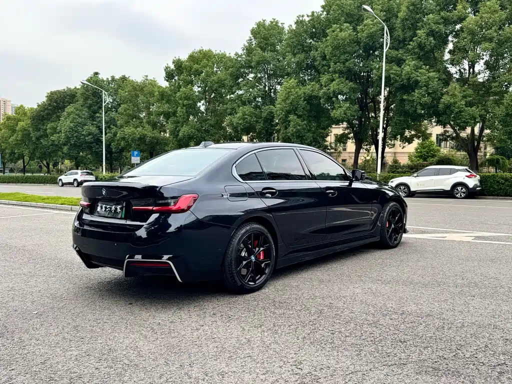 BMW i3 — фото 18