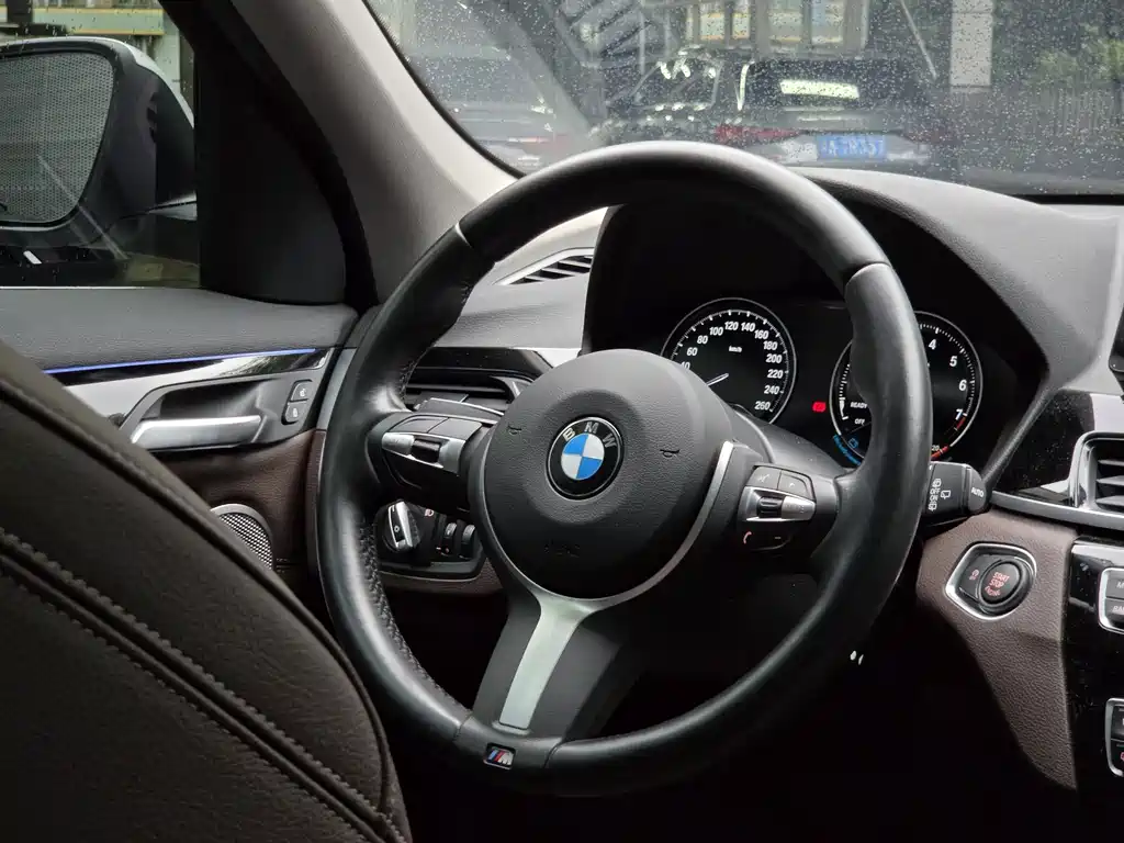 BMW X1 — фото 13