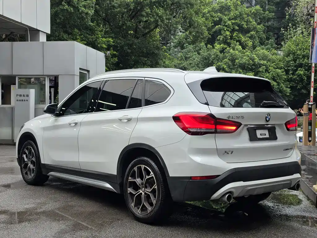 BMW X1 — фото 5