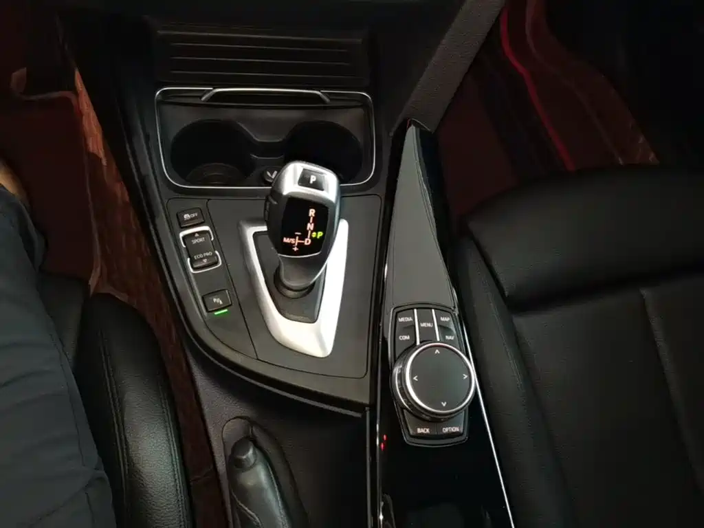 BMW 3 Series GT — фото 14