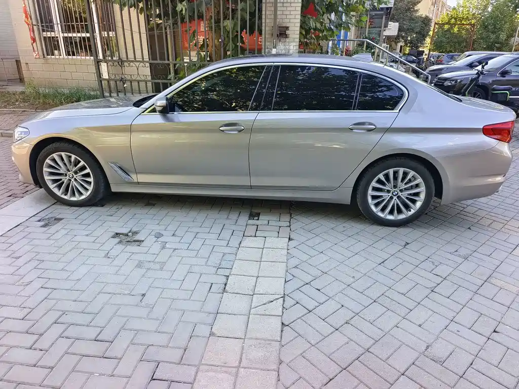 BMW 5 Series — фото 3