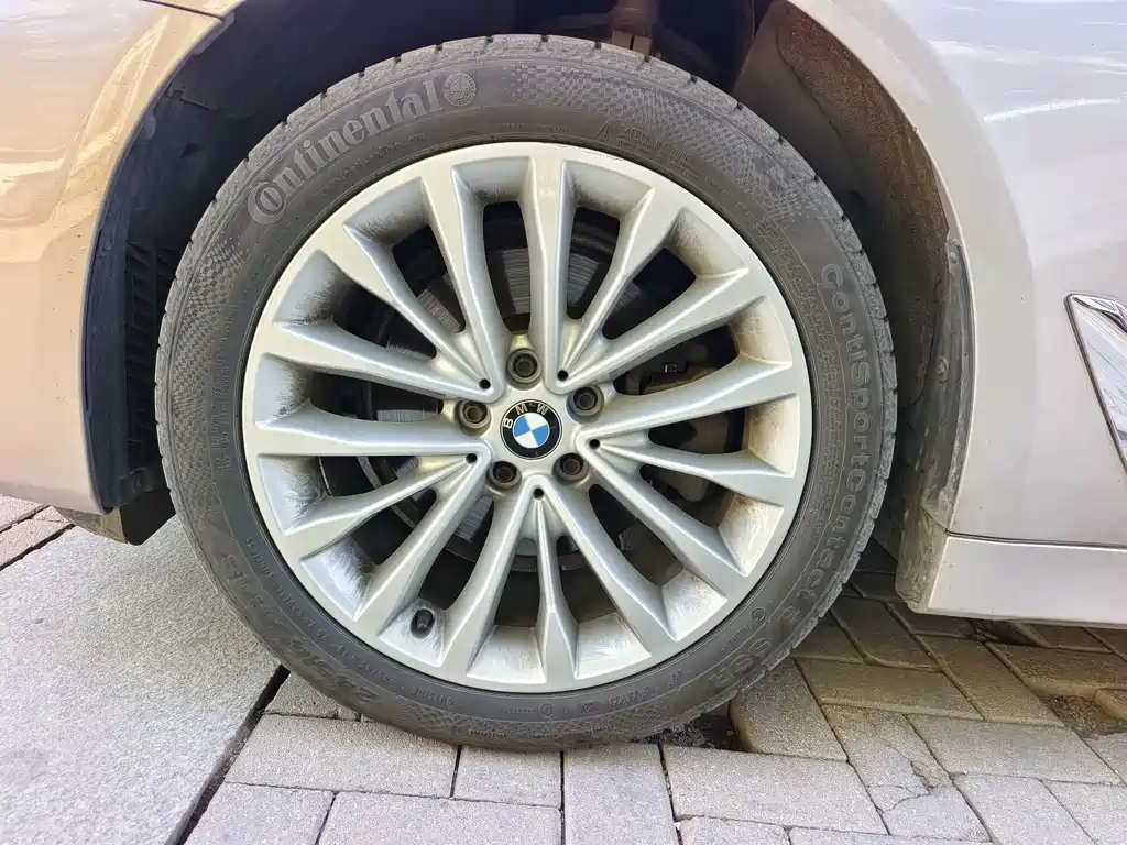 BMW 5 Series — фото 4