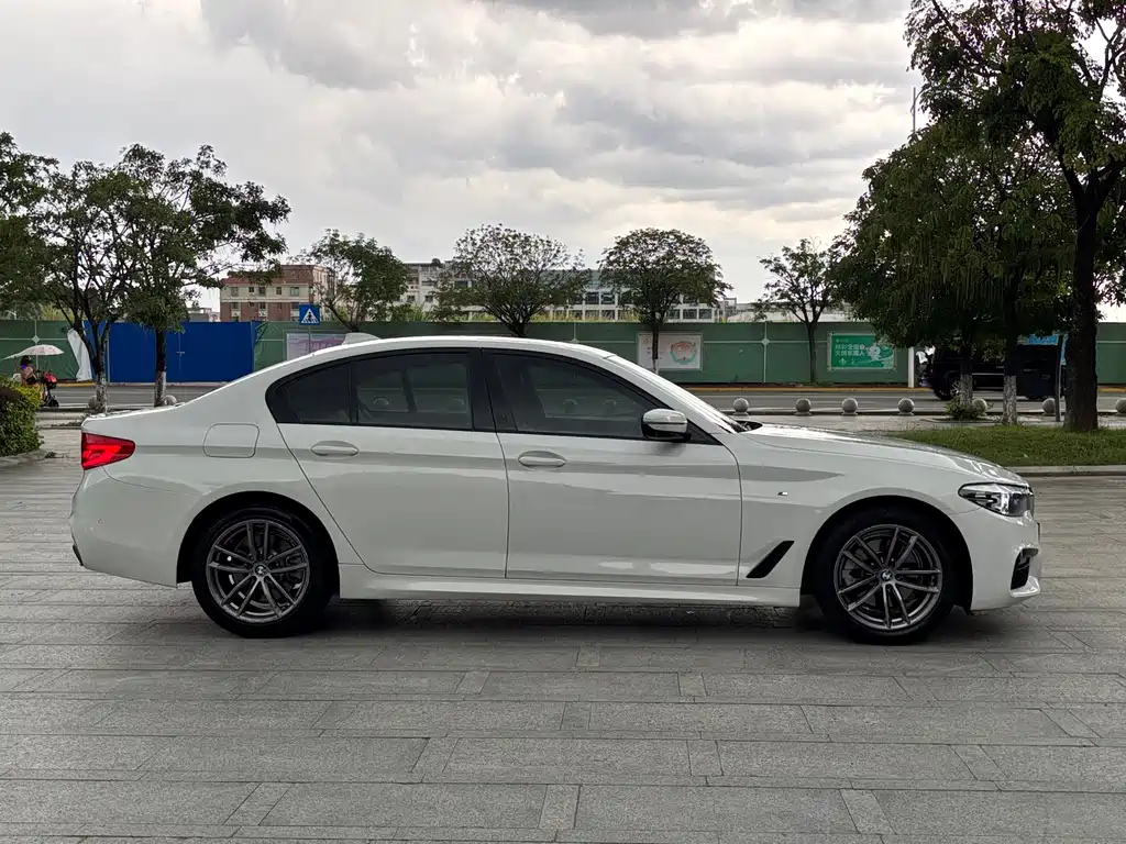 BMW 5 Series (Import) — фото 3