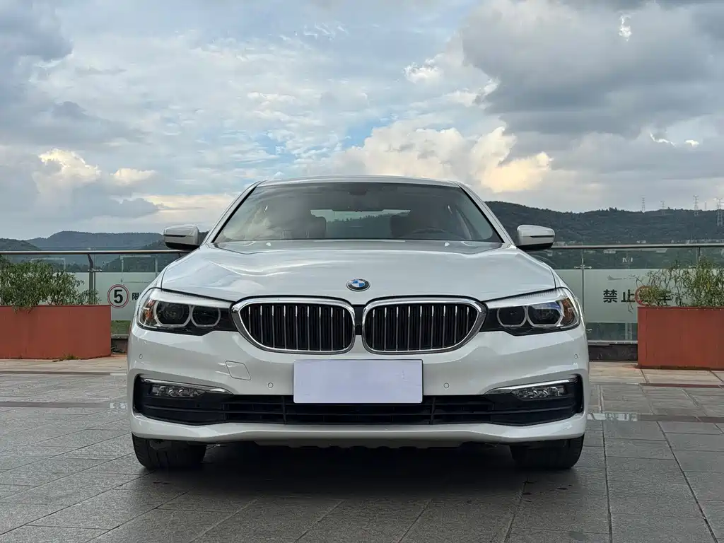 BMW 5 Series — фото 2
