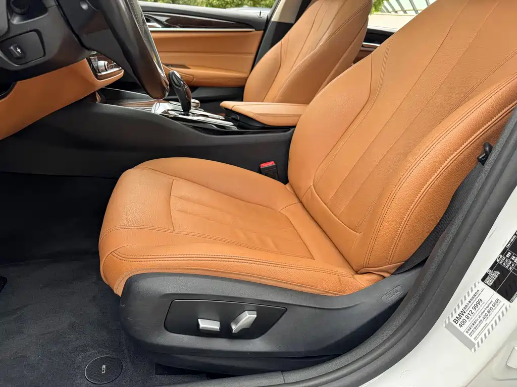 BMW 5 Series — фото 17