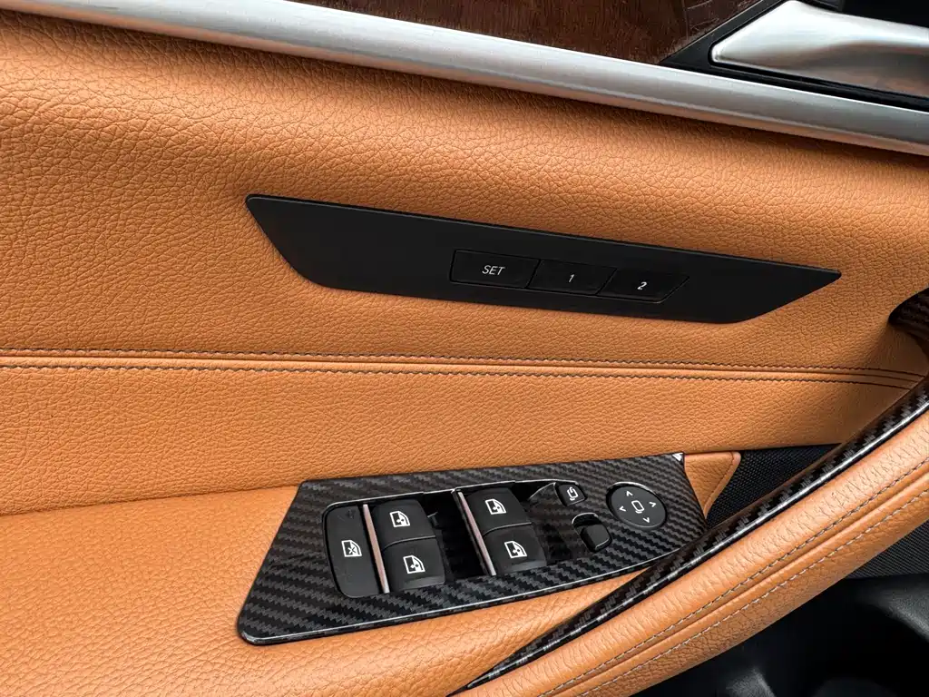 BMW 5 Series — фото 19
