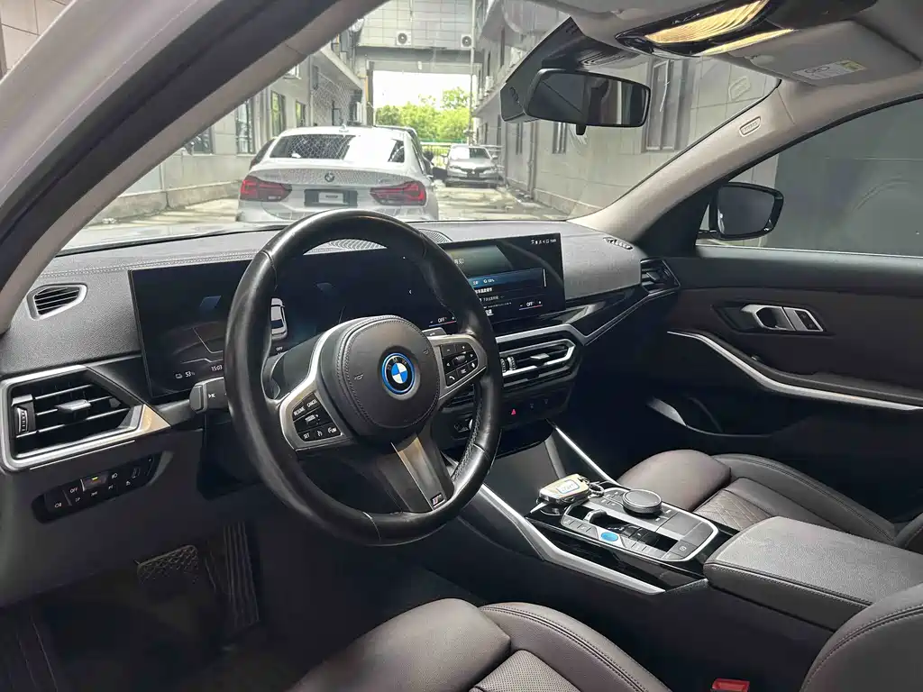 BMW i3 — фото 19