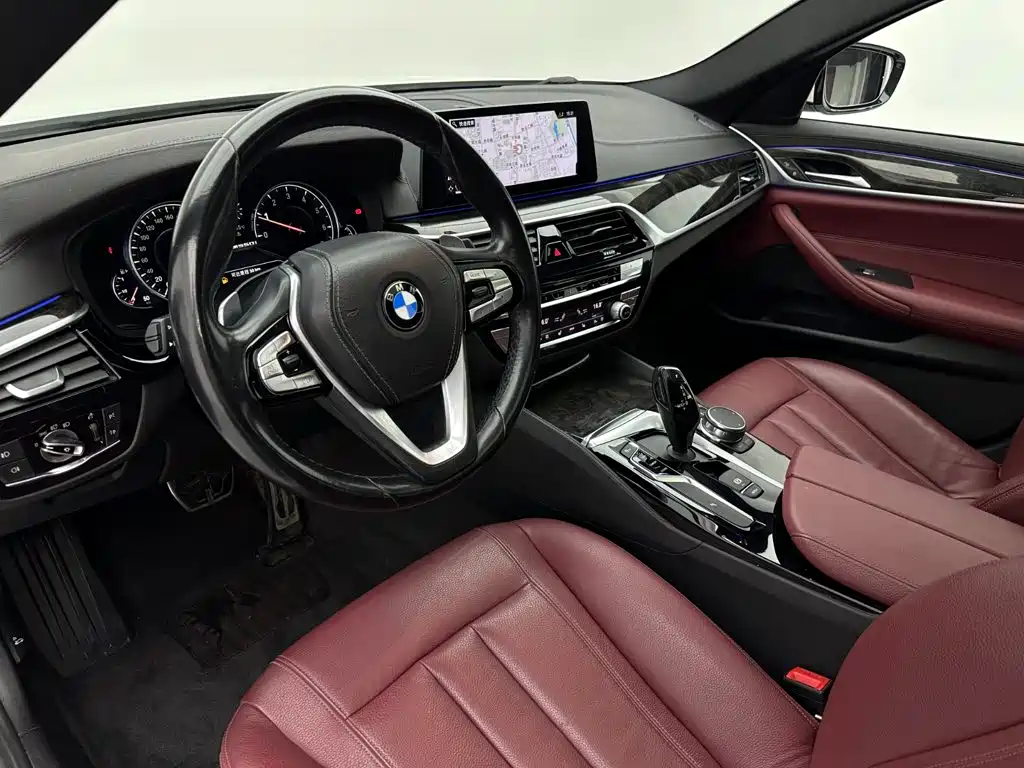 BMW 5 Series — фото 17