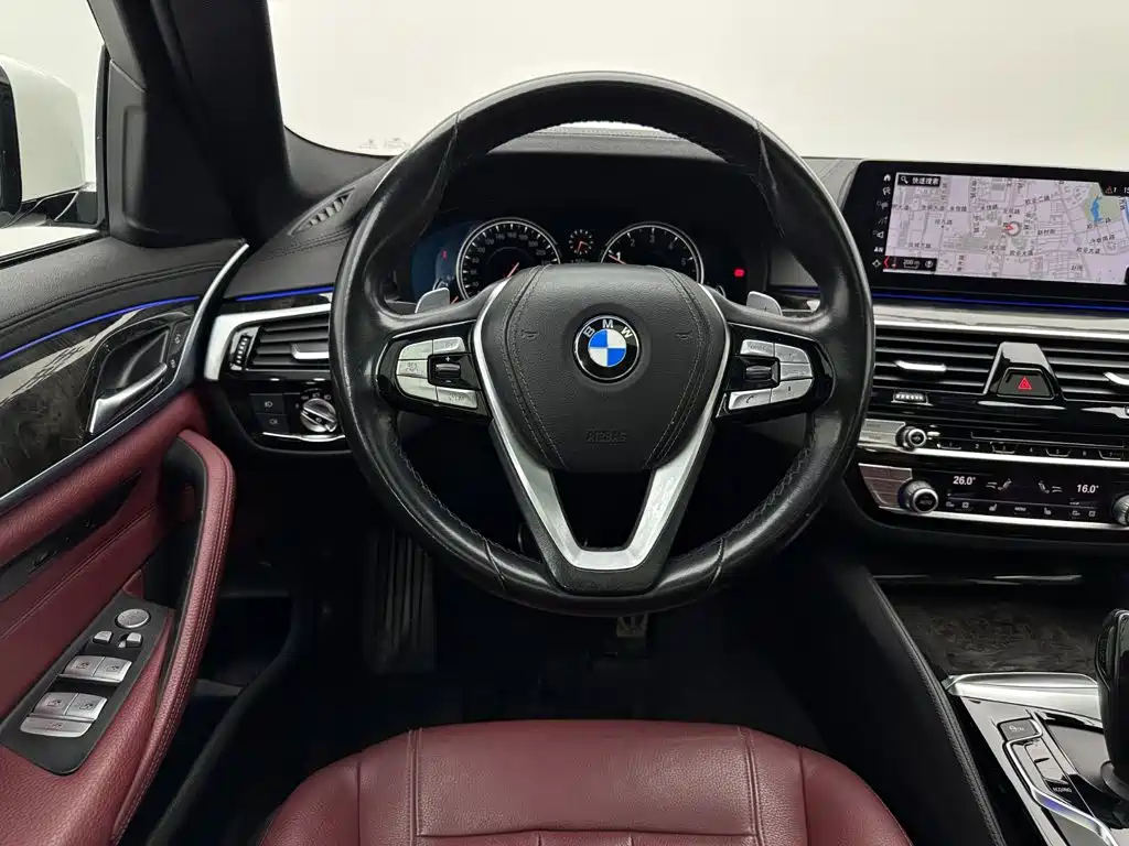 BMW 5 Series — фото 10