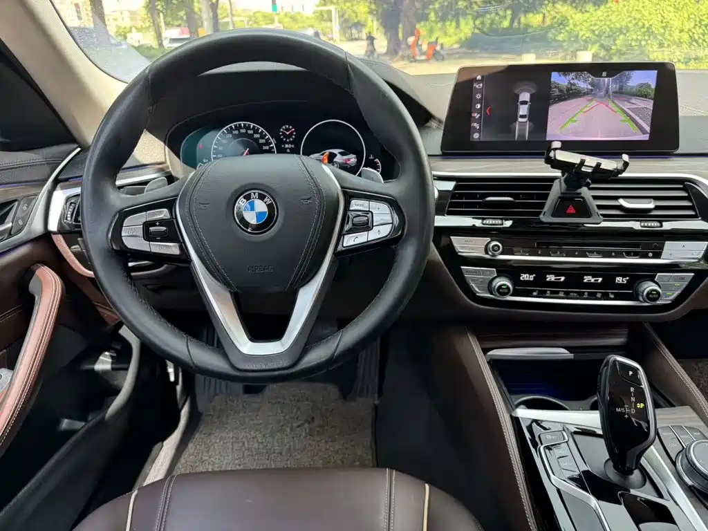 BMW 5 Series — фото 10